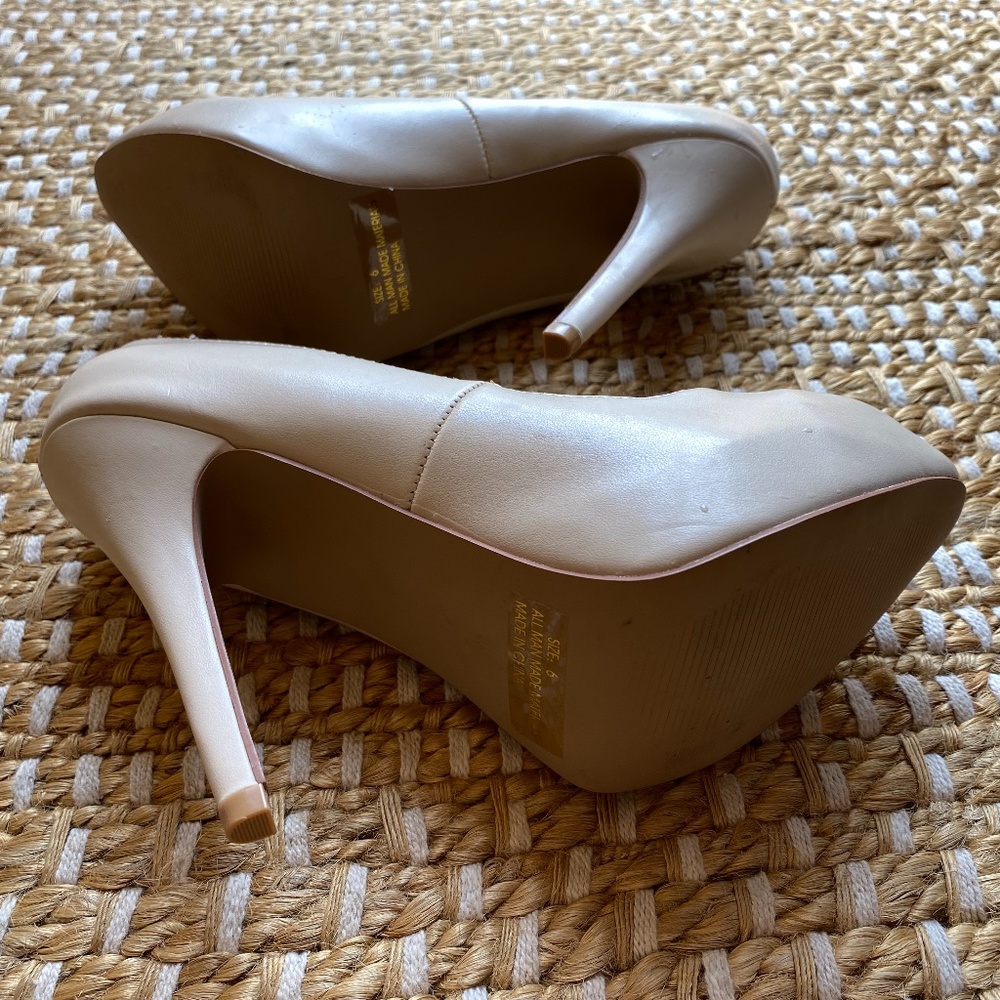 Charlotte Russe Heels - Picture 4 of 6
